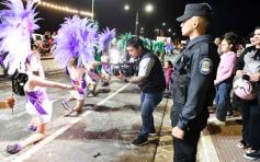 Foto de la galería: Con gran energía estudiantil y la hinchada a pleno: la estudiantina vivió su última noche de calle