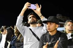 Foto de la galería: Con gran energía estudiantil y la hinchada a pleno: la estudiantina vivió su última noche de calle