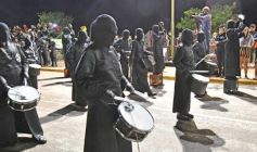 Foto de la galería: Con gran energía estudiantil y la hinchada a pleno: la estudiantina vivió su última noche de calle