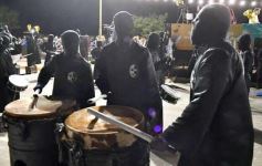 Foto de la galería: Con gran energía estudiantil y la hinchada a pleno: la estudiantina vivió su última noche de calle