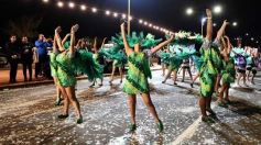 Foto de la galería: Con gran energía estudiantil y la hinchada a pleno: la estudiantina vivió su última noche de calle