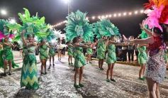 Foto de la galería: Con gran energía estudiantil y la hinchada a pleno: la estudiantina vivió su última noche de calle
