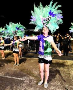 Foto de la galería: Con gran energía estudiantil y la hinchada a pleno: la estudiantina vivió su última noche de calle