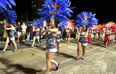 Foto de la galería: Con gran energía estudiantil y la hinchada a pleno: la estudiantina vivió su última noche de calle