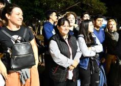 Foto de la galería: Con gran energía estudiantil y la hinchada a pleno: la estudiantina vivió su última noche de calle