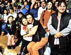 Foto de la galería: Con gran energía estudiantil y la hinchada a pleno: la estudiantina vivió su última noche de calle