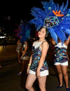 Foto de la galería: Con gran energía estudiantil y la hinchada a pleno: la estudiantina vivió su última noche de calle