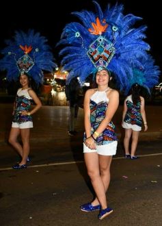 Foto de la galería: Con gran energía estudiantil y la hinchada a pleno: la estudiantina vivió su última noche de calle