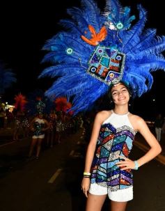 Foto de la galería: Con gran energía estudiantil y la hinchada a pleno: la estudiantina vivió su última noche de calle