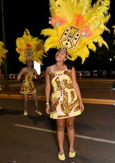 Foto de la galería: Con gran energía estudiantil y la hinchada a pleno: la estudiantina vivió su última noche de calle
