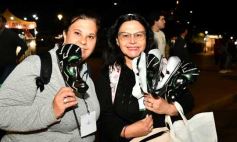 Foto de la galería: Con gran energía estudiantil y la hinchada a pleno: la estudiantina vivió su última noche de calle