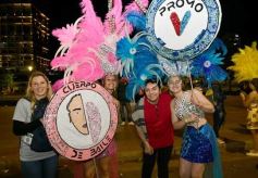 Foto de la galería: Con gran energía estudiantil y la hinchada a pleno: la estudiantina vivió su última noche de calle