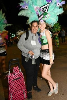 Foto de la galería: Con gran energía estudiantil y la hinchada a pleno: la estudiantina vivió su última noche de calle
