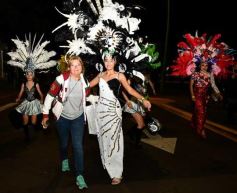 Foto de la galería: Con gran energía estudiantil y la hinchada a pleno: la estudiantina vivió su última noche de calle