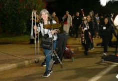 Foto de la galería: Con gran energía estudiantil y la hinchada a pleno: la estudiantina vivió su última noche de calle