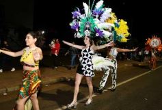 Foto de la galería: Con gran energía estudiantil y la hinchada a pleno: la estudiantina vivió su última noche de calle