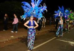 Foto de la galería: Con gran energía estudiantil y la hinchada a pleno: la estudiantina vivió su última noche de calle