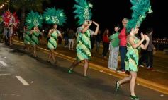 Foto de la galería: Con gran energía estudiantil y la hinchada a pleno: la estudiantina vivió su última noche de calle