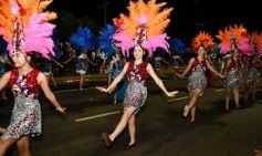 Foto de la galería: Con gran energía estudiantil y la hinchada a pleno: la estudiantina vivió su última noche de calle