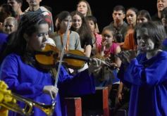 Foto de la galería: Estudiantina: otras postales que dejó la cuarta noche en la costanera