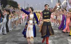 Foto de la galería: Estudiantina: otras postales que dejó la cuarta noche en la costanera