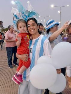 Foto de la galería: Estudiantina: otras postales que dejó la cuarta noche en la costanera