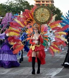 Foto de la galería: Estudiantina: otras postales que dejó la cuarta noche en la costanera