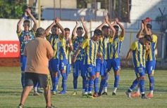 Foto de la galería: Con goleada en casa los auriazules sumaron su primer triunfo en el Regional Amateur