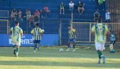 Foto de la galería: Con goleada en casa los auriazules sumaron su primer triunfo en el Regional Amateur