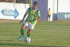 Foto de la galería: Con goleada en casa los auriazules sumaron su primer triunfo en el Regional Amateur