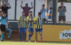 Foto de la galería: Con goleada en casa los auriazules sumaron su primer triunfo en el Regional Amateur