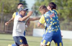 Foto de la galería: Con goleada en casa los auriazules sumaron su primer triunfo en el Regional Amateur