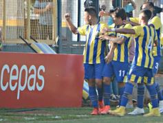 Foto de la galería: Con goleada en casa los auriazules sumaron su primer triunfo en el Regional Amateur