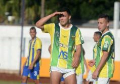 Foto de la galería: Con goleada en casa los auriazules sumaron su primer triunfo en el Regional Amateur