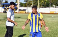 Foto de la galería: Con goleada en casa los auriazules sumaron su primer triunfo en el Regional Amateur