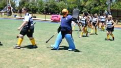 Foto de la galería: Las chicas del Hockey Nacional hicieron rodar la bocha en la capital misionera
