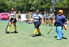 Foto de la galería: Las chicas del Hockey Nacional hicieron rodar la bocha en la capital misionera