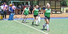 Foto de la galería: Las chicas del Hockey Nacional hicieron rodar la bocha en la capital misionera