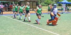 Foto de la galería: Las chicas del Hockey Nacional hicieron rodar la bocha en la capital misionera