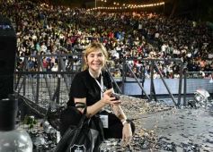 Foto de la galería: Show de Scolas: con un público colmado los estudiantes se despidieron de la estudiantina posadeña