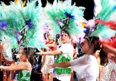 Foto de la galería: Show de Scolas: con un público colmado los estudiantes se despidieron de la estudiantina posadeña
