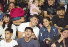 Foto de la galería: Show de Scolas: con un público colmado los estudiantes se despidieron de la estudiantina posadeña