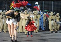 Foto de la galería: Show de Scolas: con un público colmado los estudiantes se despidieron de la estudiantina posadeña