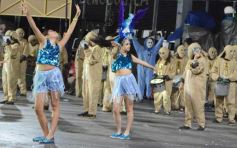 Foto de la galería: Show de Scolas: con un público colmado los estudiantes se despidieron de la estudiantina posadeña