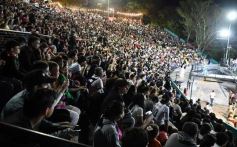 Foto de la galería: Show de Scolas: con un público colmado los estudiantes se despidieron de la estudiantina posadeña
