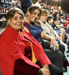 Foto de la galería: Show de Scolas: con un público colmado los estudiantes se despidieron de la estudiantina posadeña