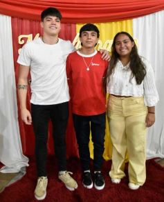 Foto de la galería: Celebración familiar y de fe en la confirmación de grupos de jóvenes de Garupá