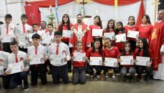 Foto de la galería: Celebración familiar y de fe en la confirmación de grupos de jóvenes de Garupá