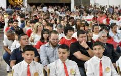 Foto de la galería: Celebración familiar y de fe en la confirmación de grupos de jóvenes de Garupá