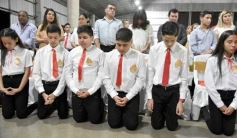 Foto de la galería: Celebración familiar y de fe en la confirmación de grupos de jóvenes de Garupá